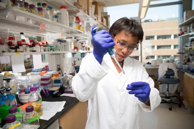 Paula Hammond working in lab